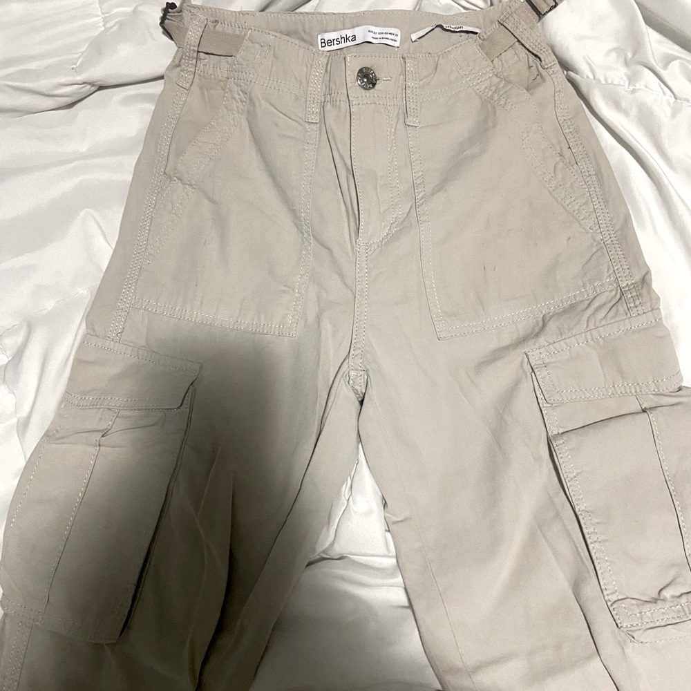 Adjustable cargo pants by bershka